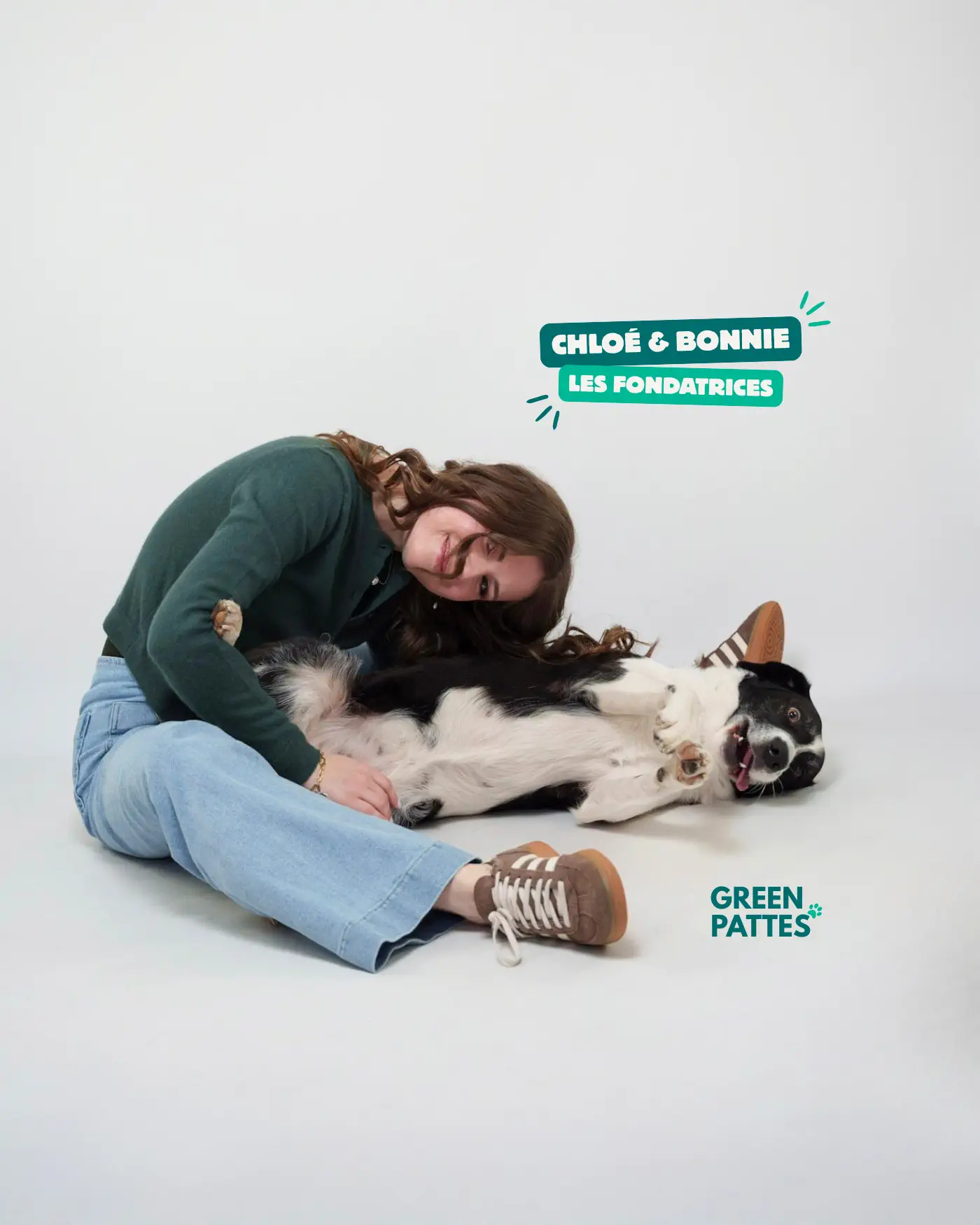 Chloé, fondatrice de GREENPATTES, accompagnée de sa chienne Bonnie